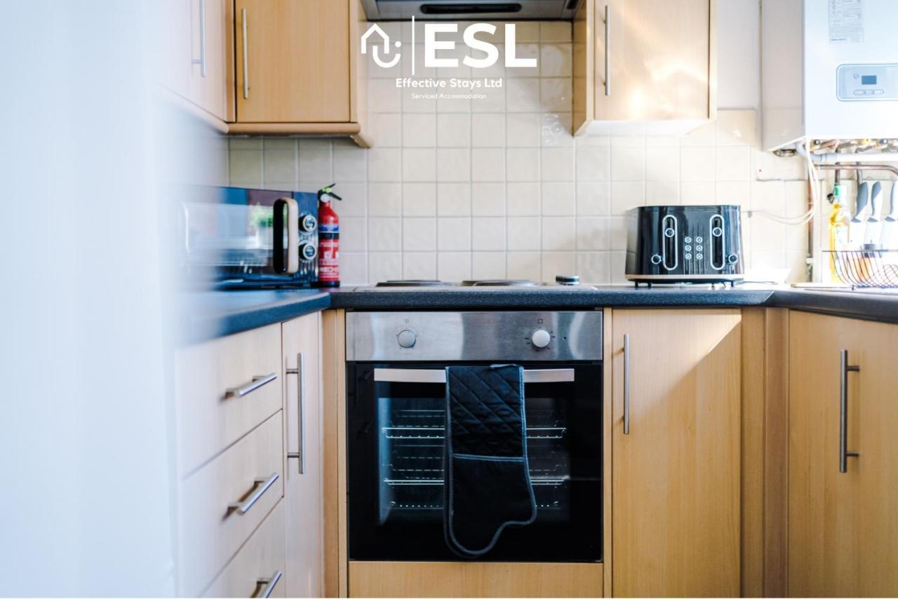 3 Bedroom House With Garden And Driveway Parking - Less Than 10 Mins From Chester City Centre Zewnętrze zdjęcie